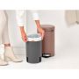 Brabantia NewIcon 234002 kosz na śmieci 12 l brązowy zdj.2